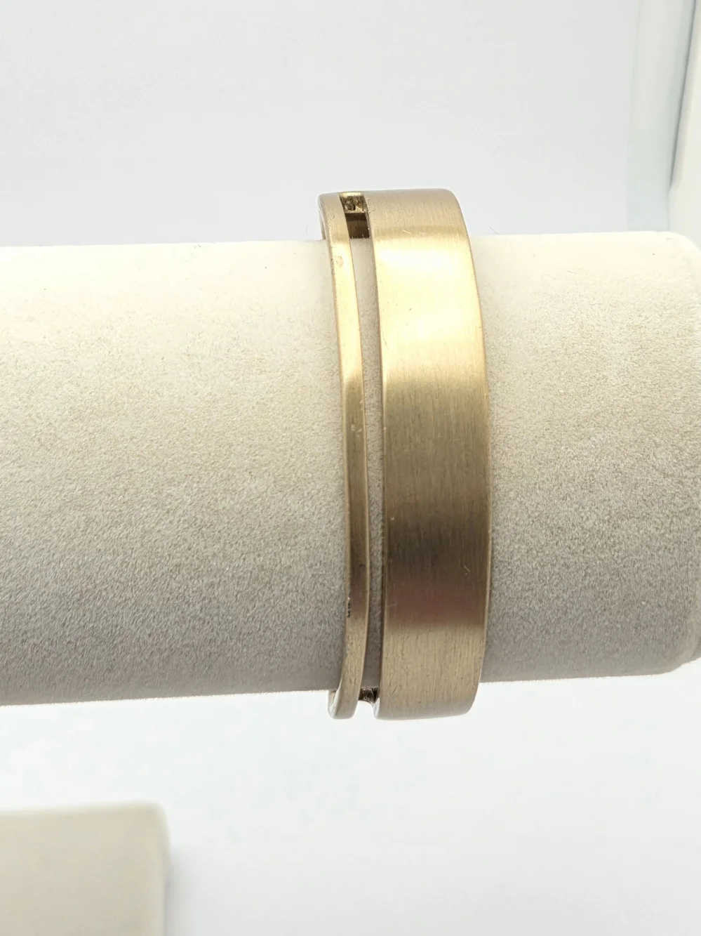 Jen Atkin x Chloe + Isabel Matte Gold Tone Negative Space Cuff Bracelet